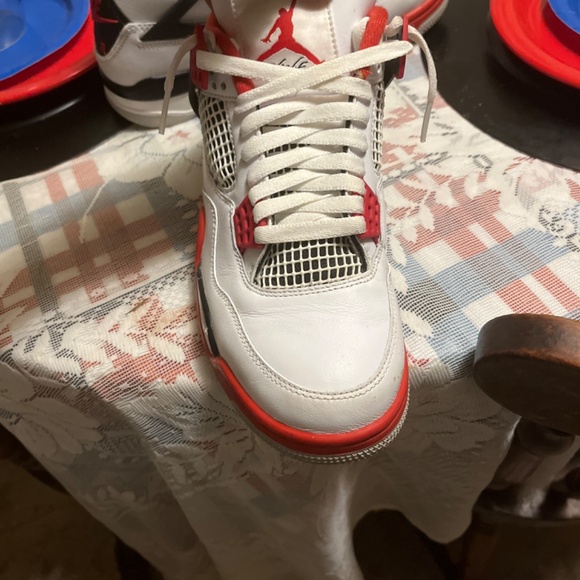 Jordan 4 Fire Red main image 3